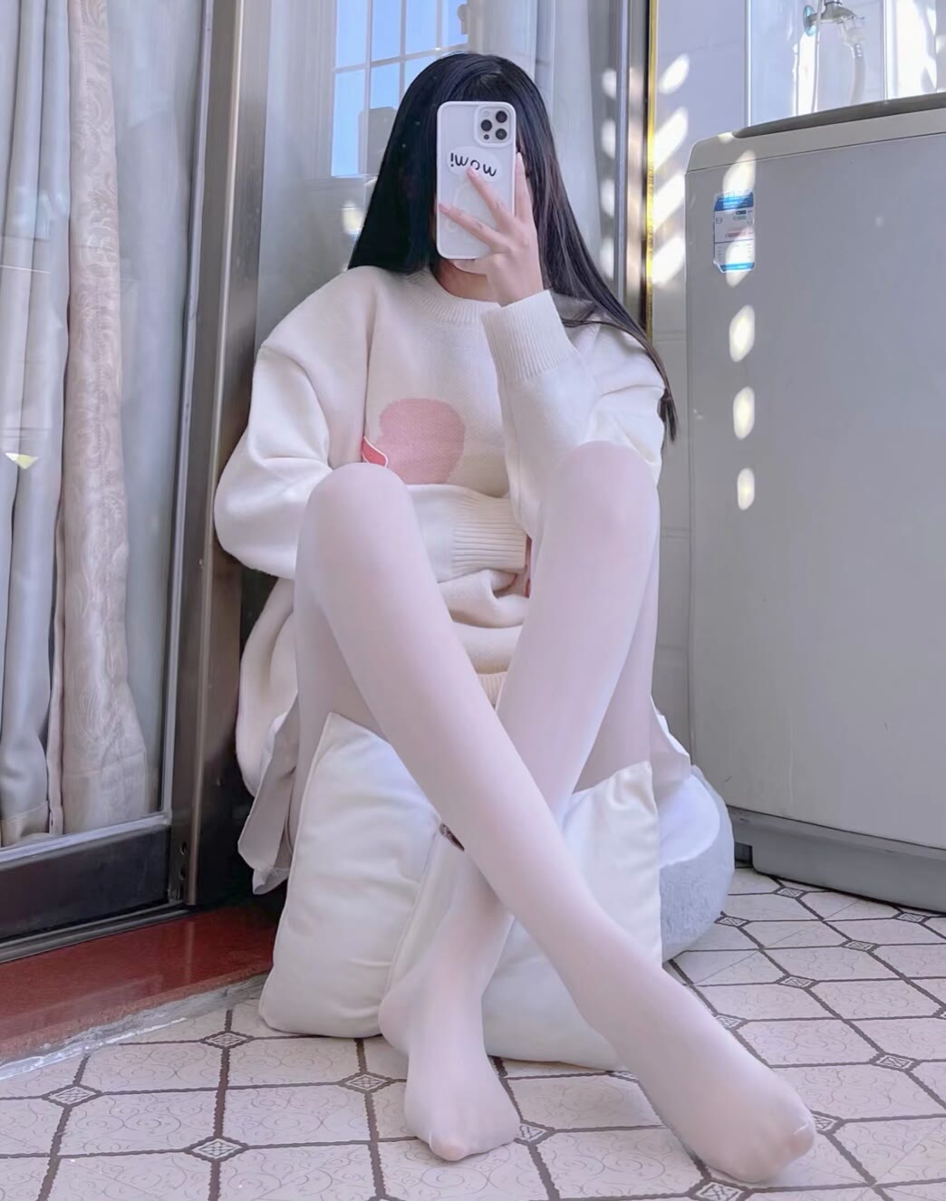 图片[2]-在角落的白丝超短裙大长腿小萝莉-自拍论坛-日常生活-大大鹏源码网